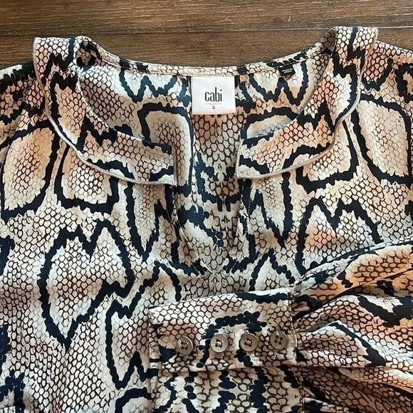 Cabi Sheer Snake Print Long Sleeve Ruffle Open Neck Front size S - Picture 4 of 7
